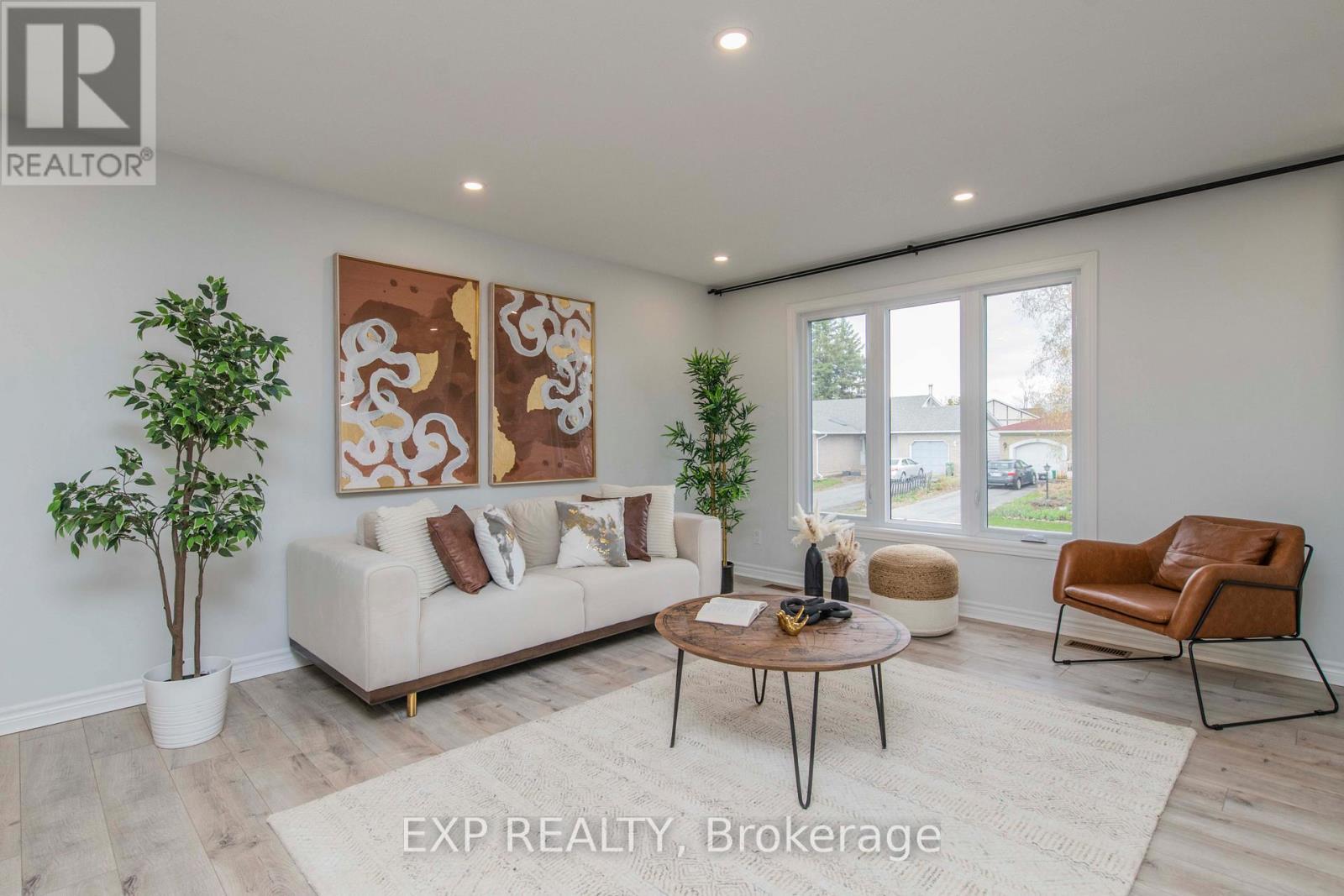 Photo 7 of 15 Kadeer Way, Ottawa ON