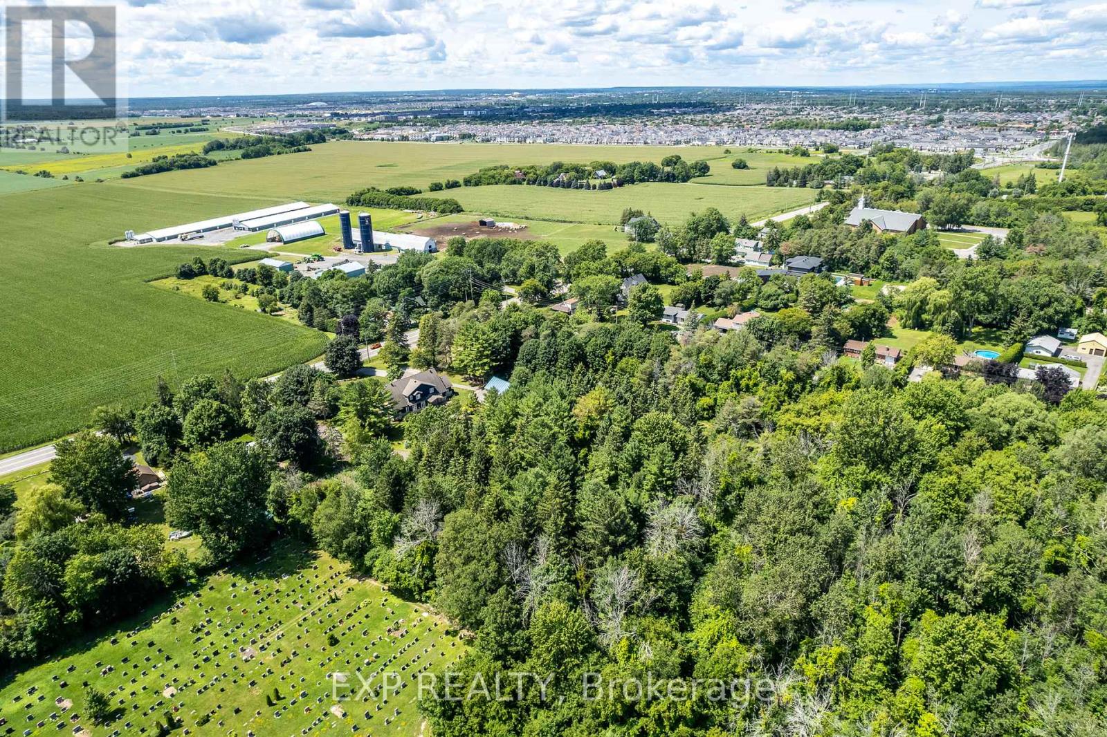 Photo 24 of 8 Khymer Court N, Ottawa ON
