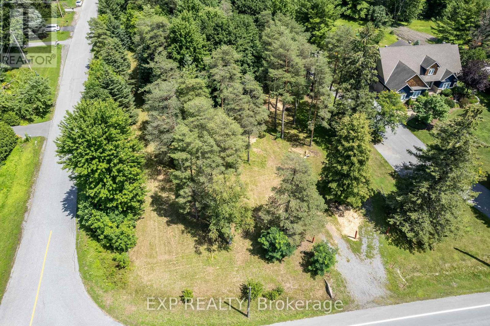 Photo 7 of 8 Khymer Court N, Ottawa ON