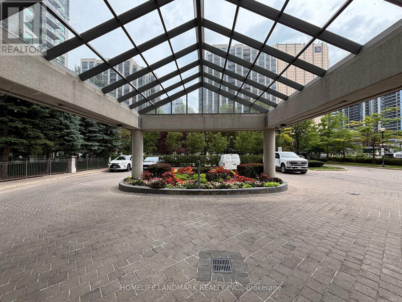 Photo 4 of 902 21 Hillcrest Avenue, Toronto ON