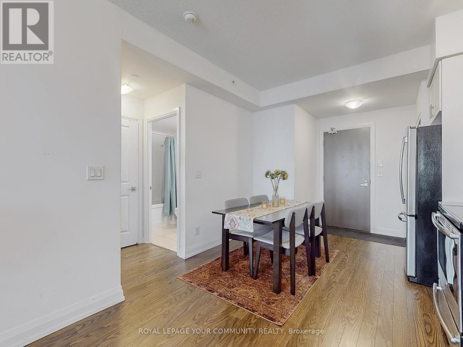 Photo 2 of 522 7161 Yonge Street, Markham ON