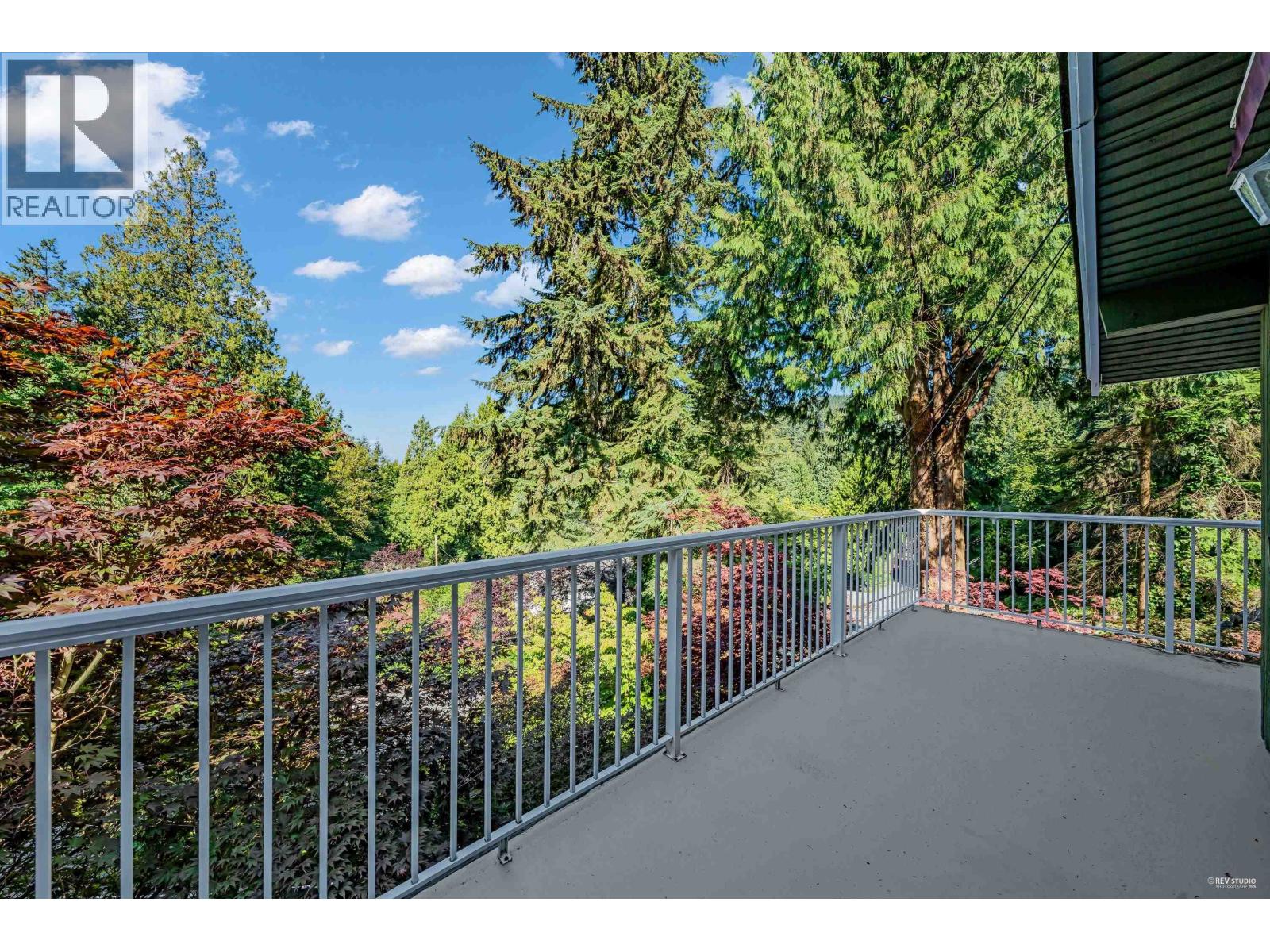 Photo 16 of 3845 Bayridge Avenue, West Vancouver BC