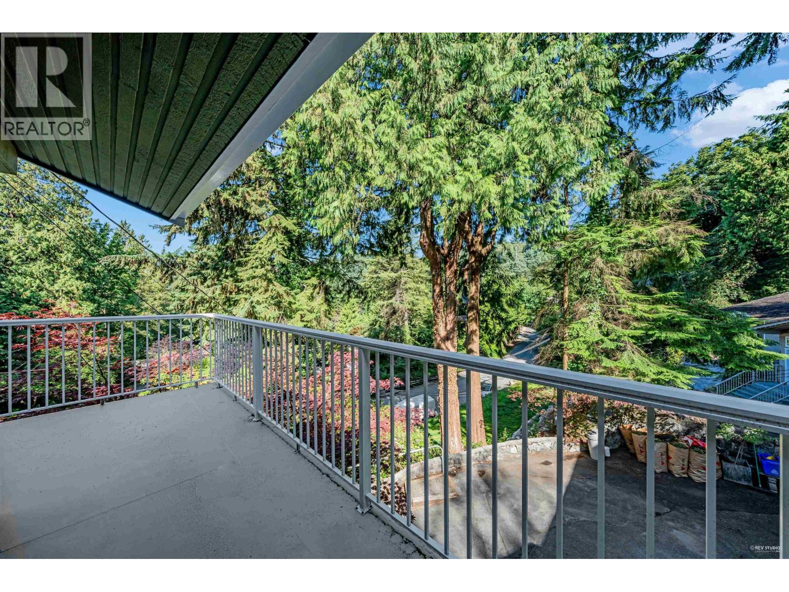 Photo 17 of 3845 Bayridge Avenue, West Vancouver BC