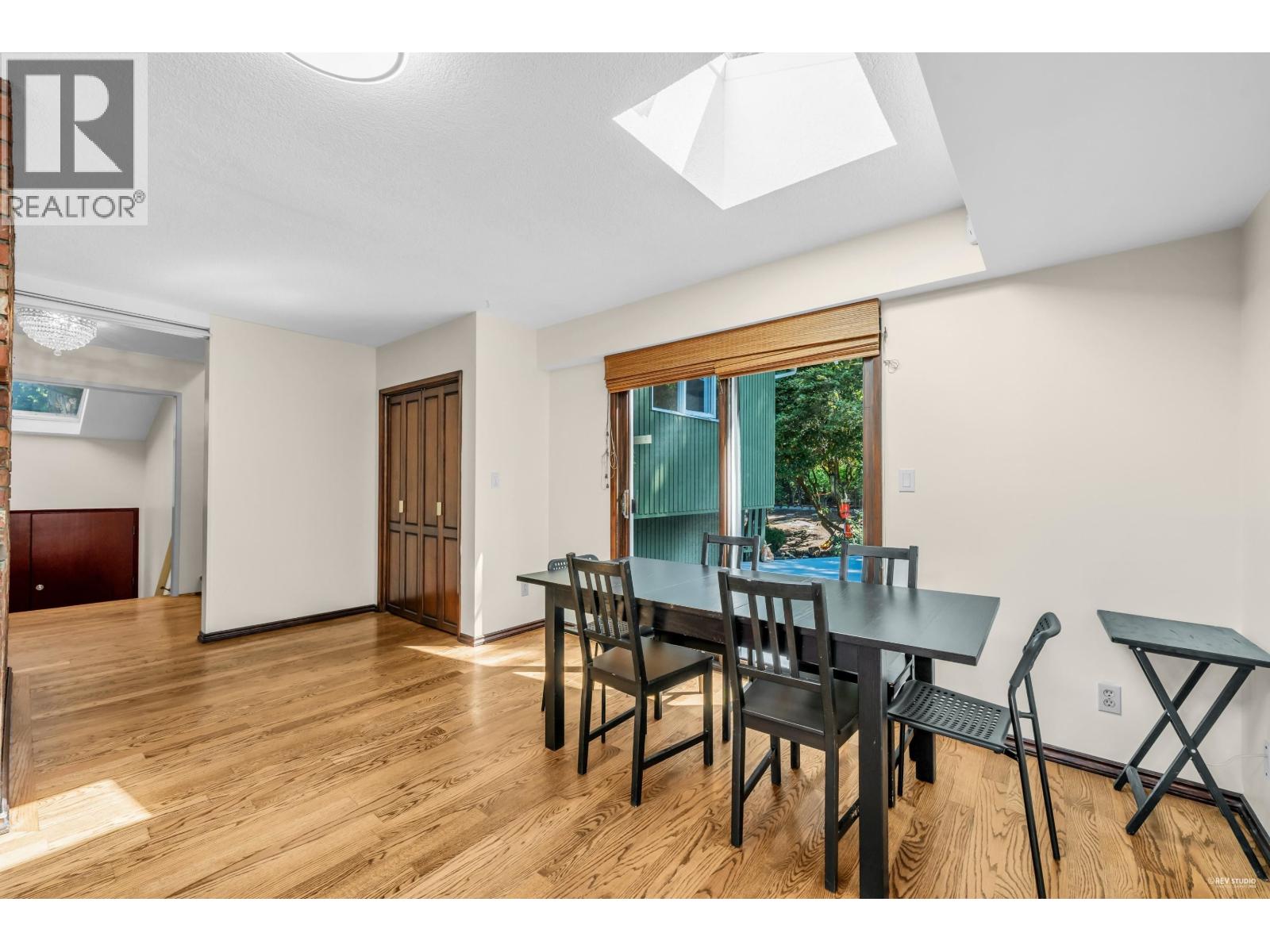 Photo 20 of 3845 Bayridge Avenue, West Vancouver BC