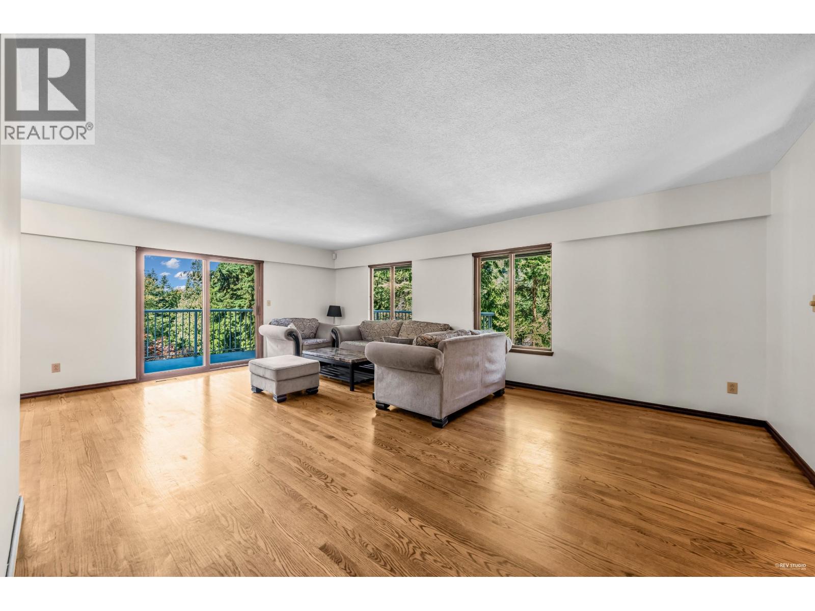 Photo 29 of 3845 Bayridge Avenue, West Vancouver BC
