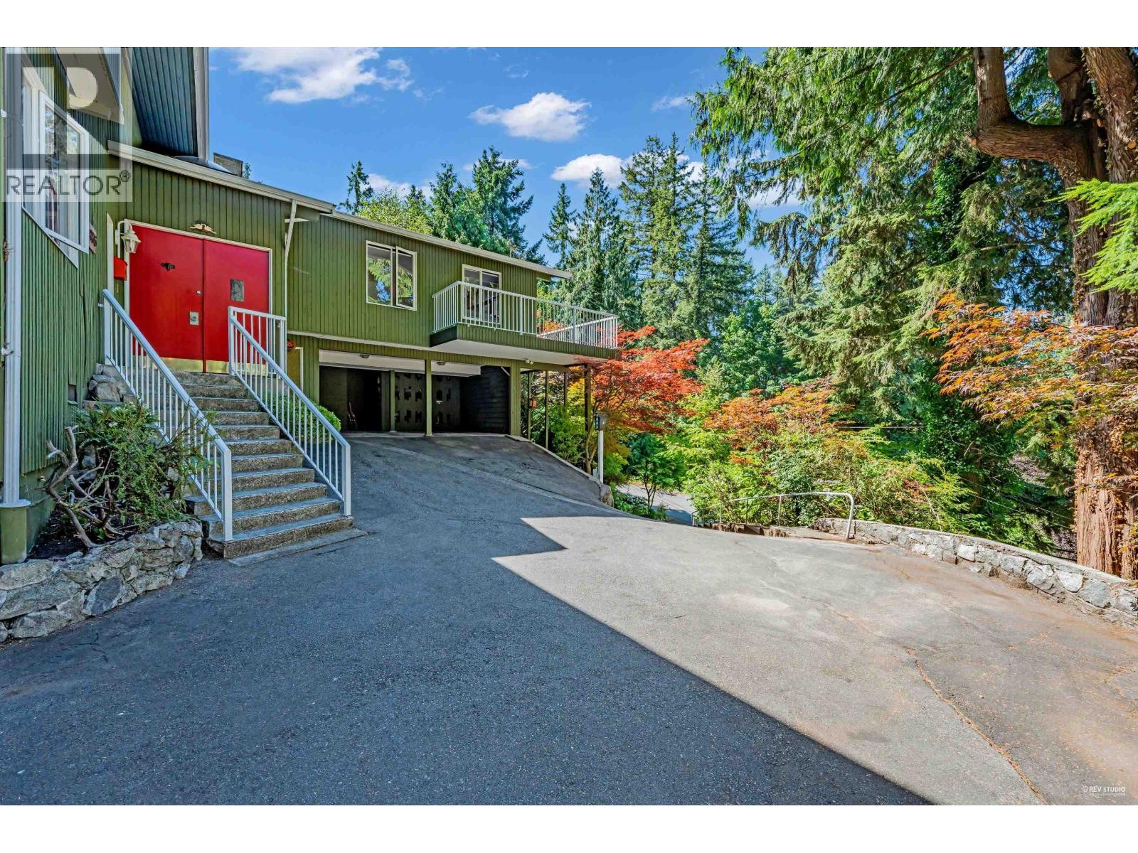 Photo 35 of 3845 Bayridge Avenue, West Vancouver BC
