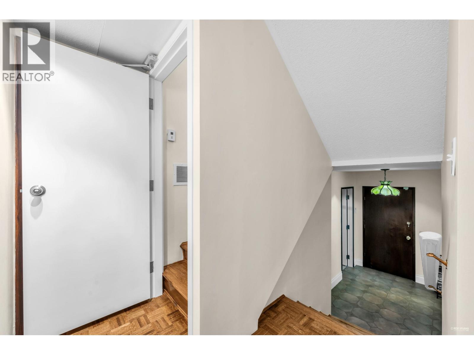 Photo 14 of 3845 Bayridge Avenue, West Vancouver BC