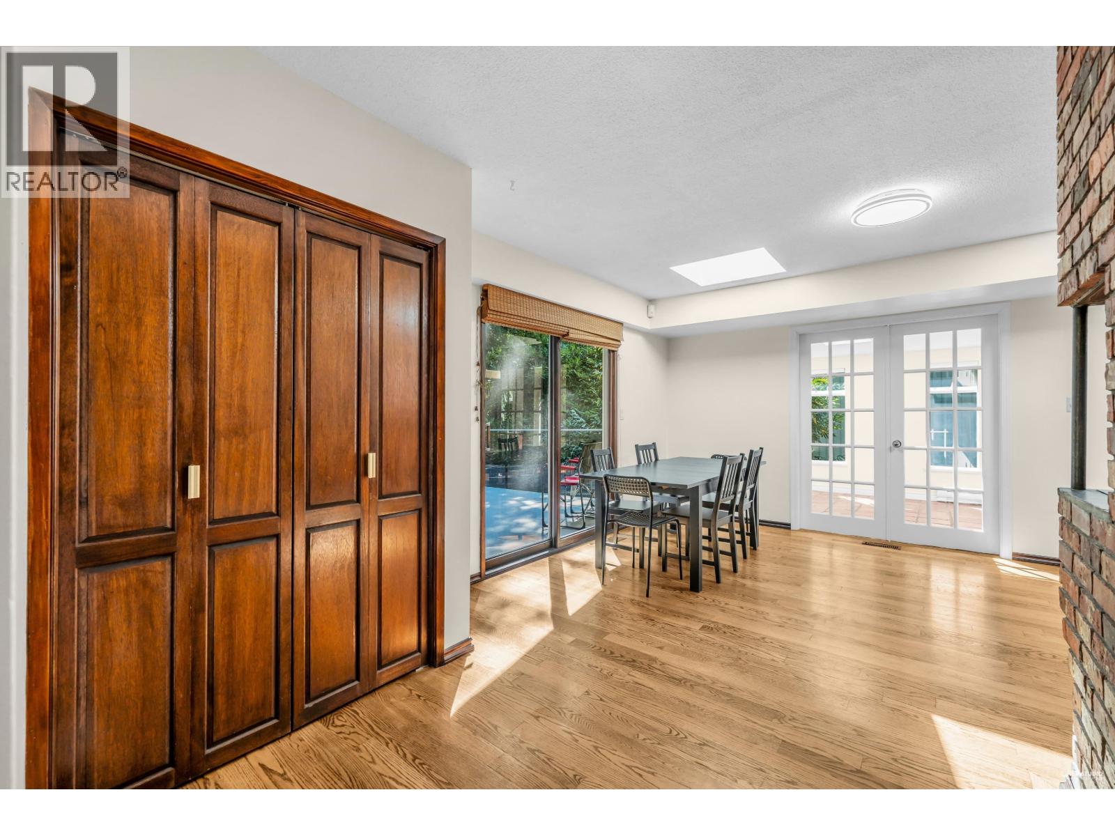 Photo 19 of 3845 Bayridge Avenue, West Vancouver BC
