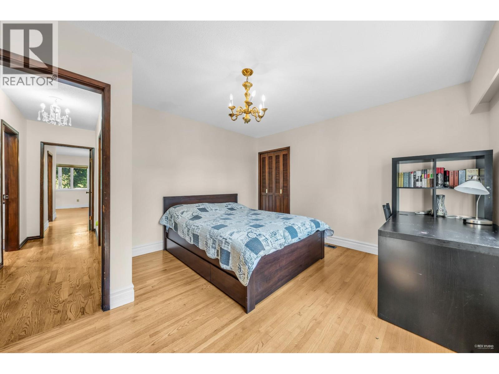 Photo 2 of 3845 Bayridge Avenue, West Vancouver BC
