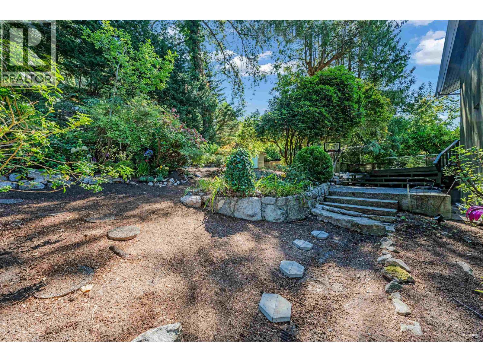 Photo 37 of 3845 Bayridge Avenue, West Vancouver BC