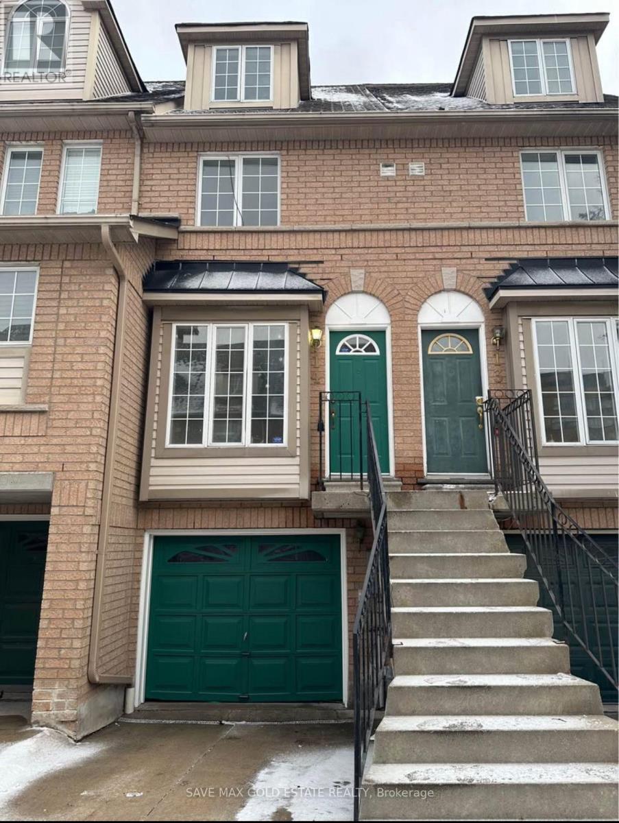 Photo 4 of 14 75 Strathaven Drive, Mississauga ON