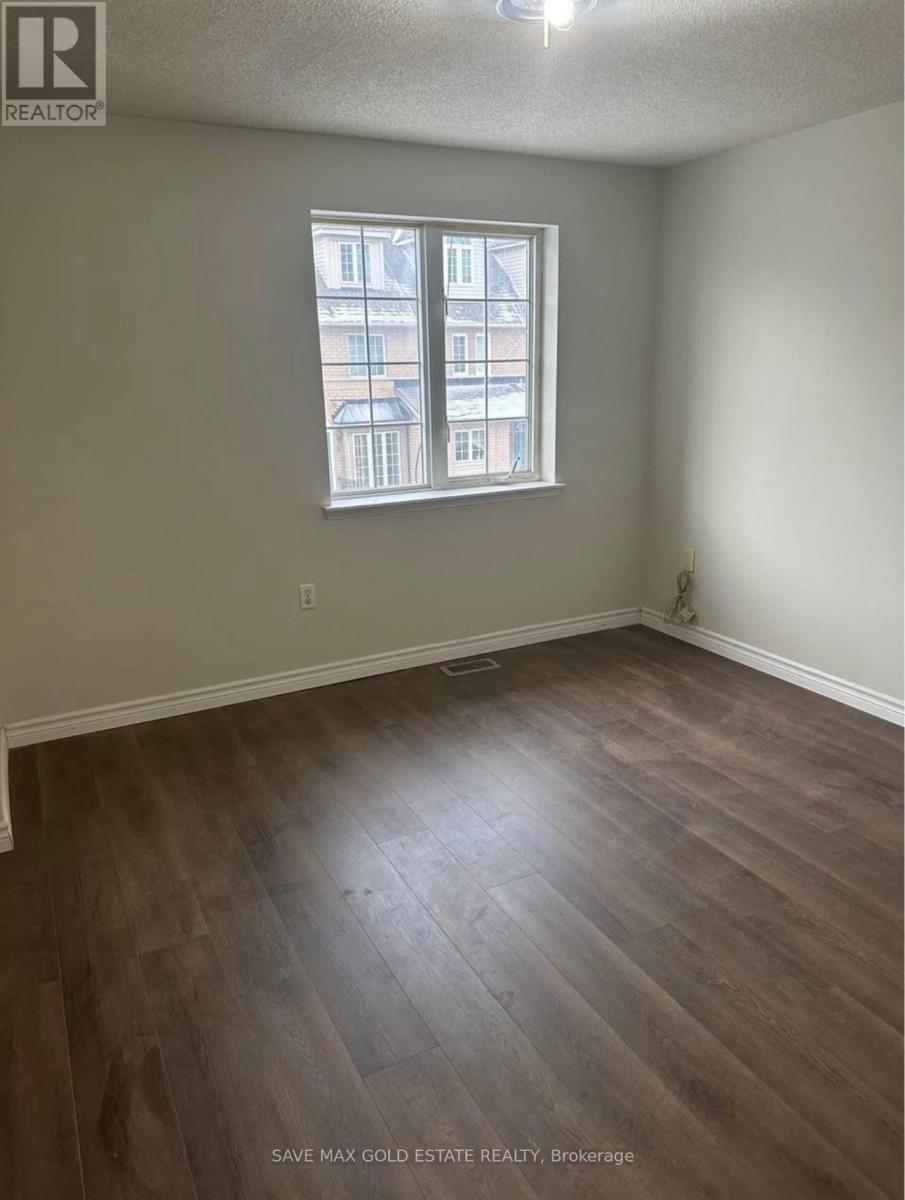 Photo 2 of 14 75 Strathaven Drive, Mississauga ON