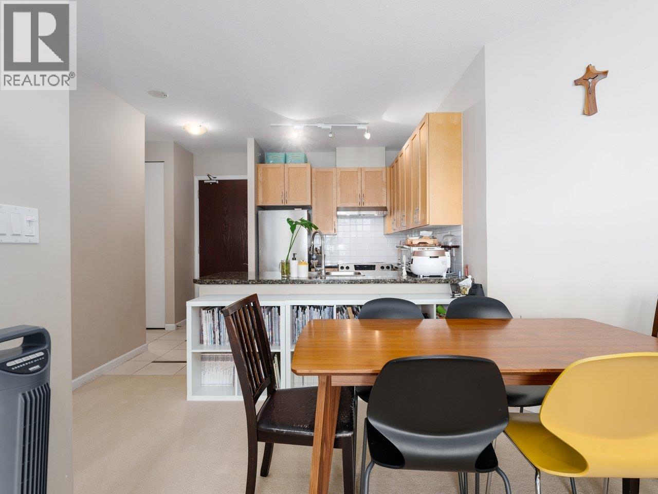 Photo 4 of 1004 6823 Station Hill Drive, Burnaby BC
