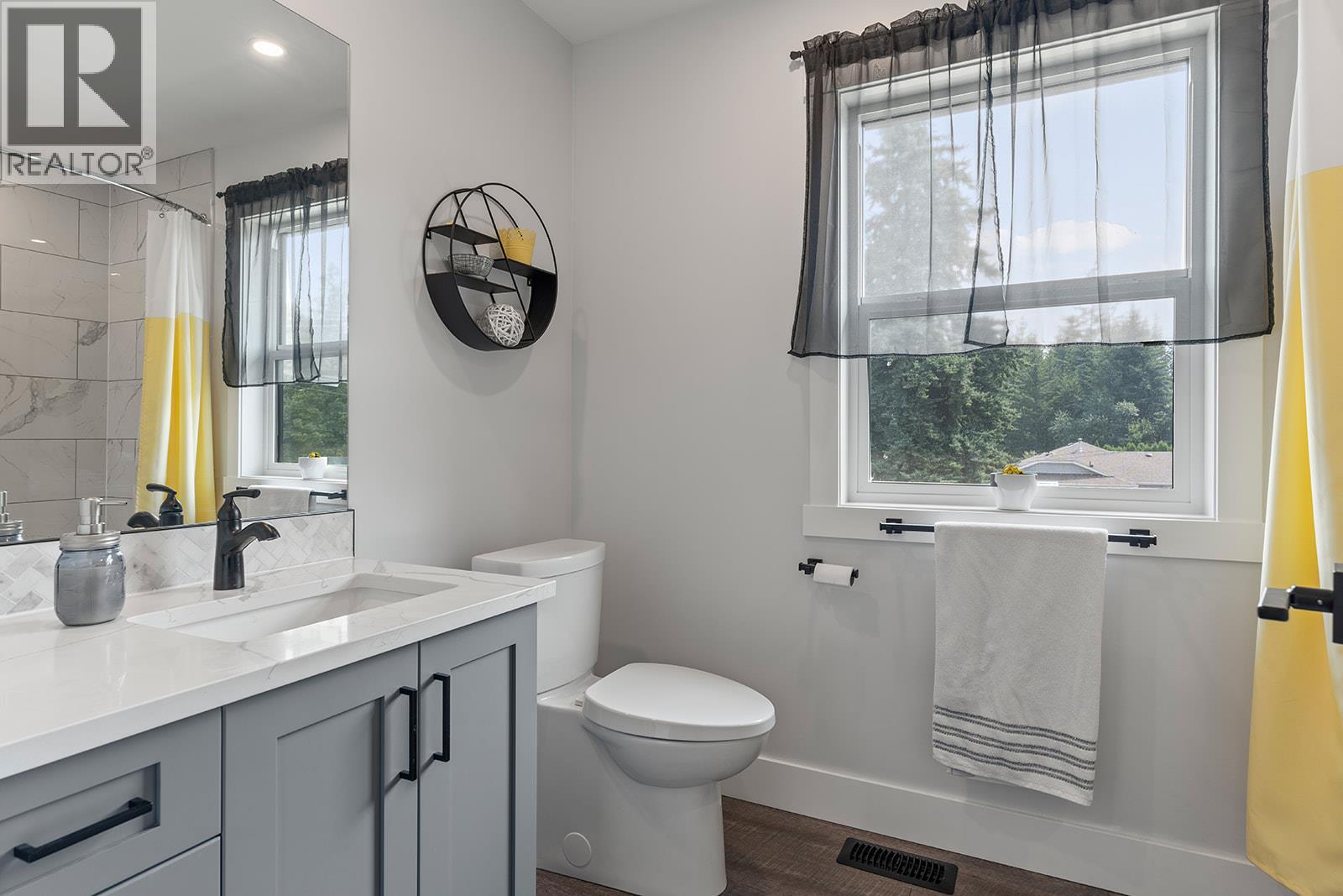 1 1441 20 Avenue Southeast, Salmon Arm