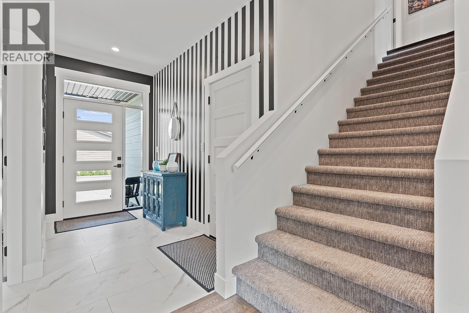 1 1441 20 Avenue Southeast, Salmon Arm