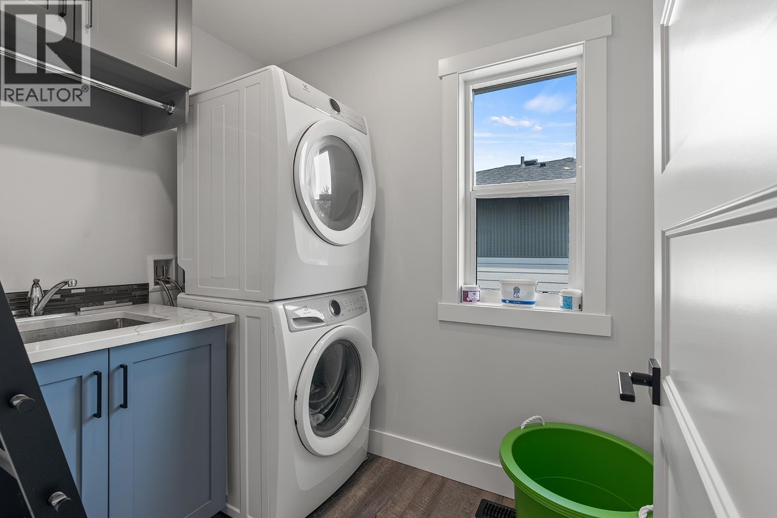 1 1441 20 Avenue Southeast, Salmon Arm