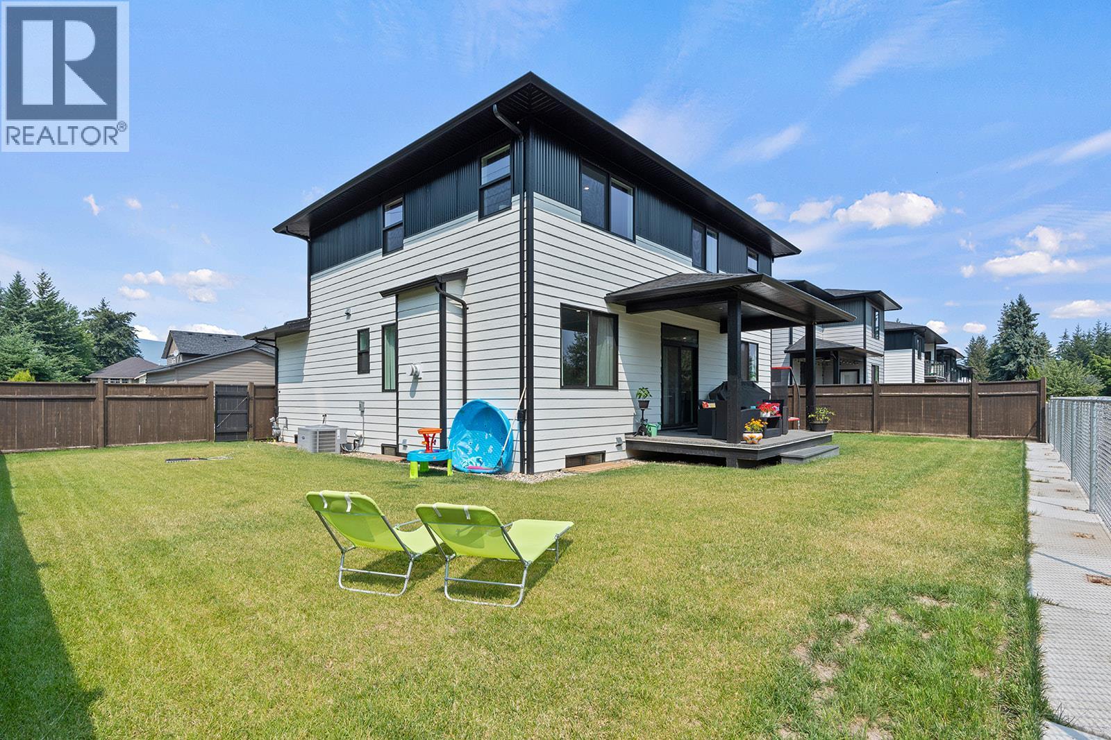 1 1441 20 Avenue Southeast, Salmon Arm