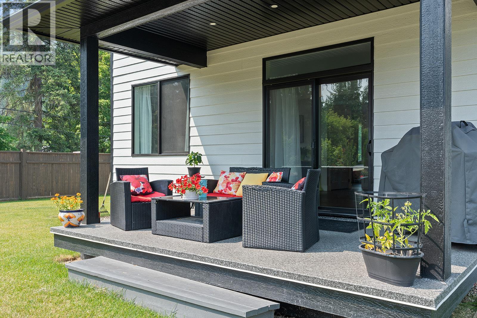 1 1441 20 Avenue Southeast, Salmon Arm