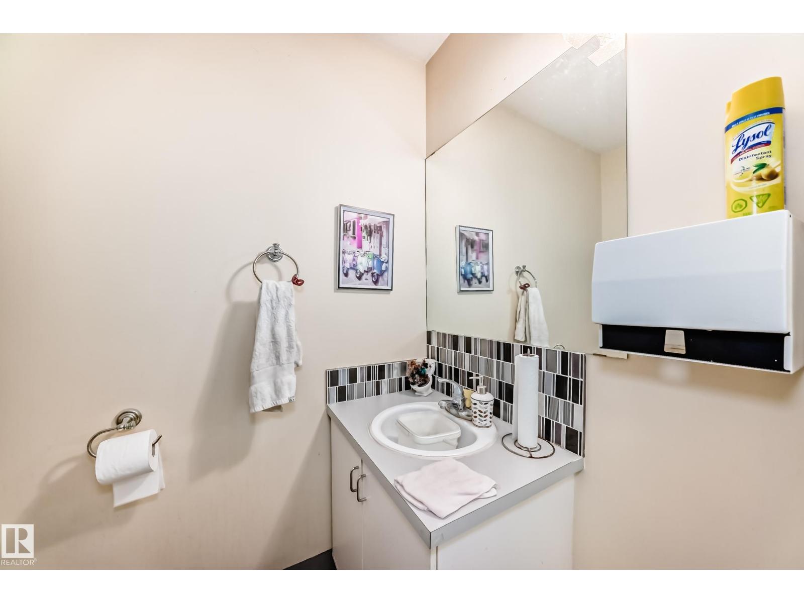 Photo 35 of 10867 97 St Nw, Edmonton AB