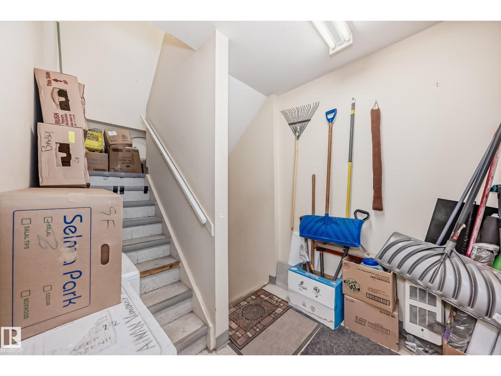 Photo 34 of 10867 97 St Nw, Edmonton AB