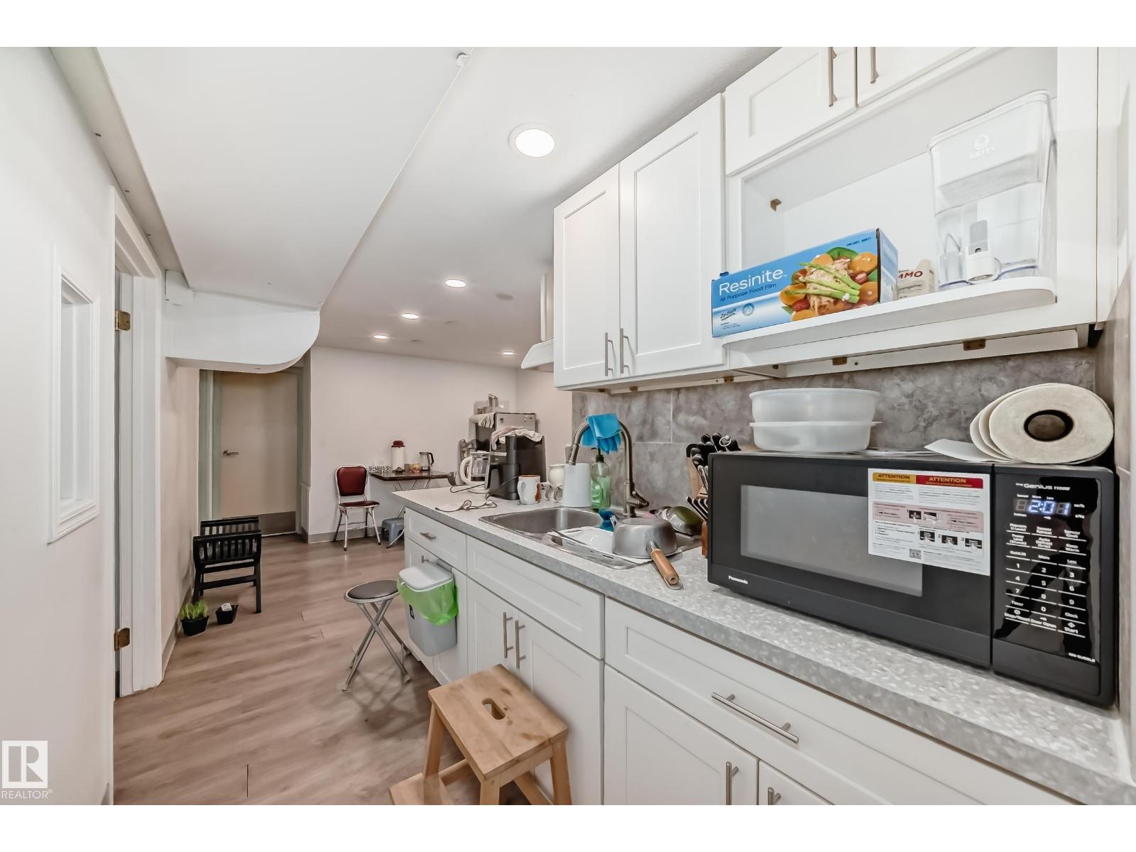 Photo 29 of 10867 97 St Nw, Edmonton AB