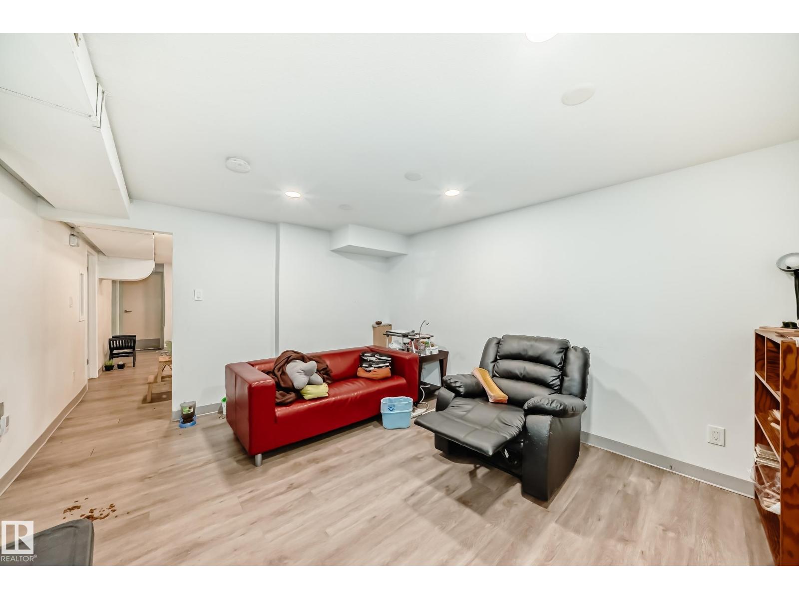 Photo 41 of 10867 97 St Nw, Edmonton AB