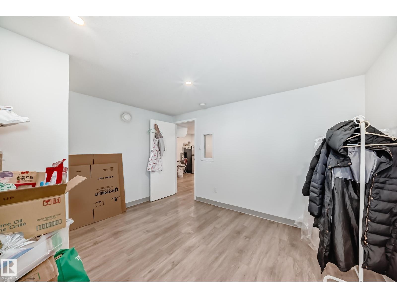Photo 14 of 10867 97 St Nw, Edmonton AB