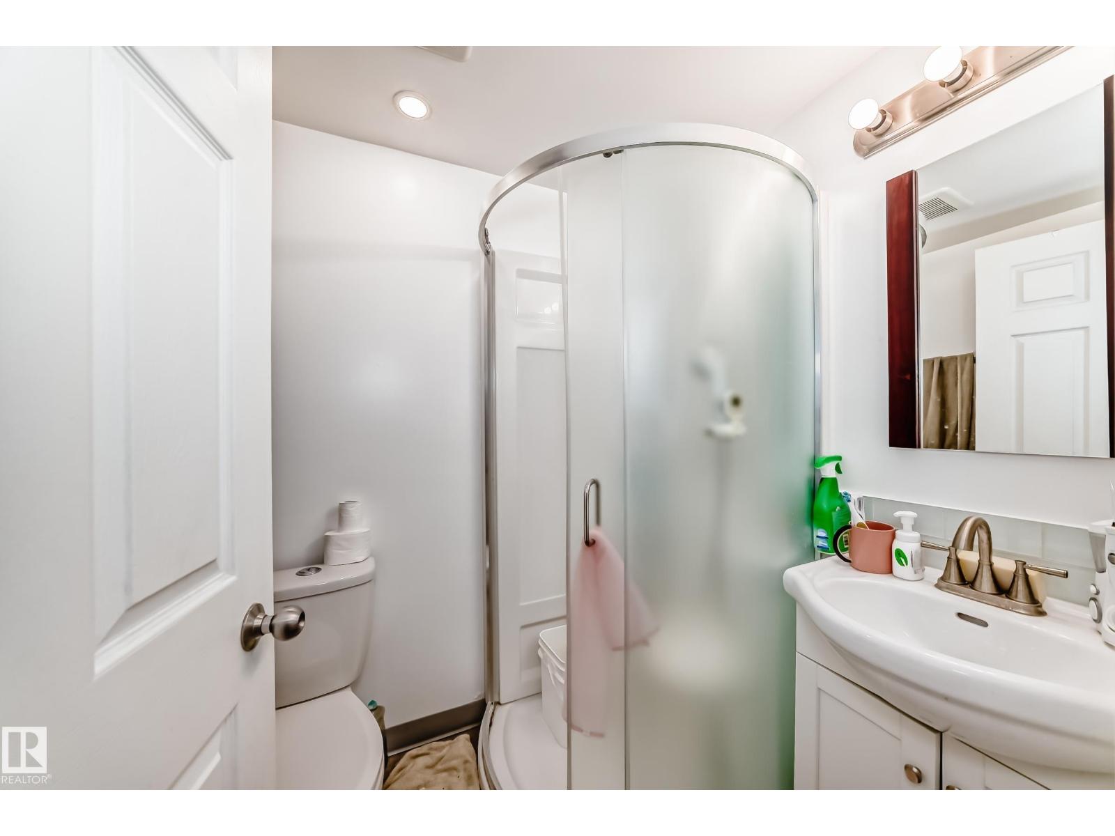 Photo 22 of 10867 97 St Nw, Edmonton AB