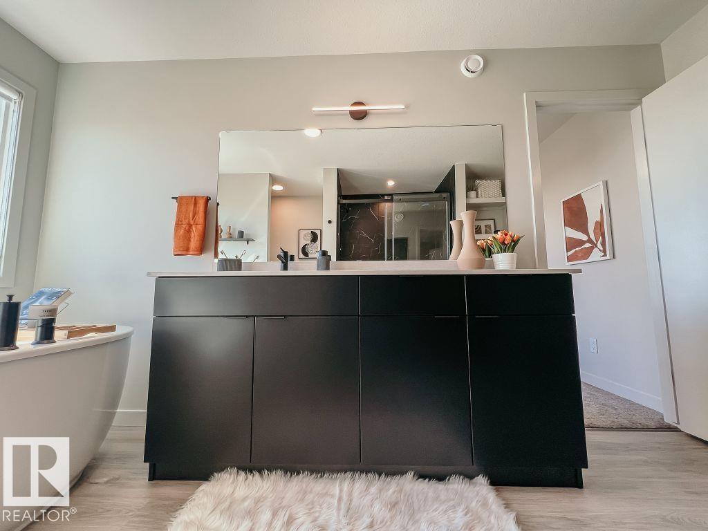 Photo 10 of 7473 Klapstein Cr Sw, Edmonton AB