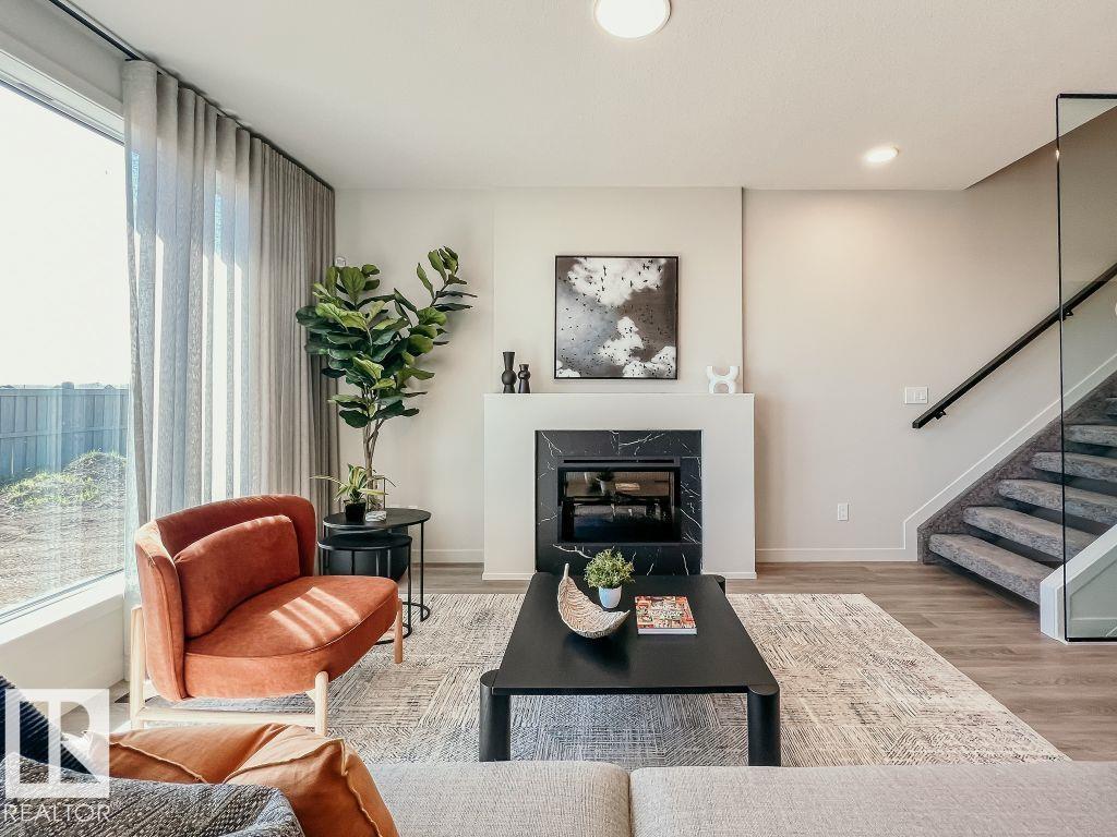 Photo 4 of 7473 Klapstein Cr Sw, Edmonton AB