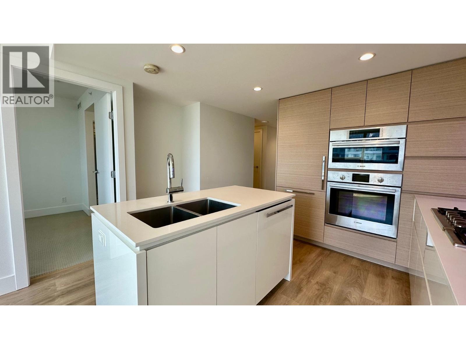 Photo 20 of 1005 5508 Hollybridge Way, Richmond BC
