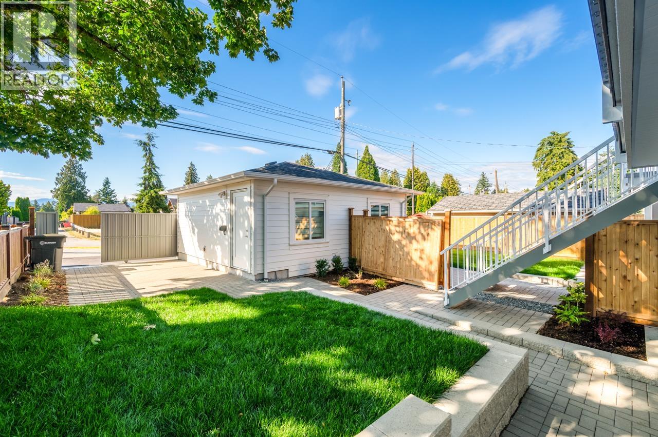 Photo 33 of 7379 Sw Imperial Street, Burnaby BC