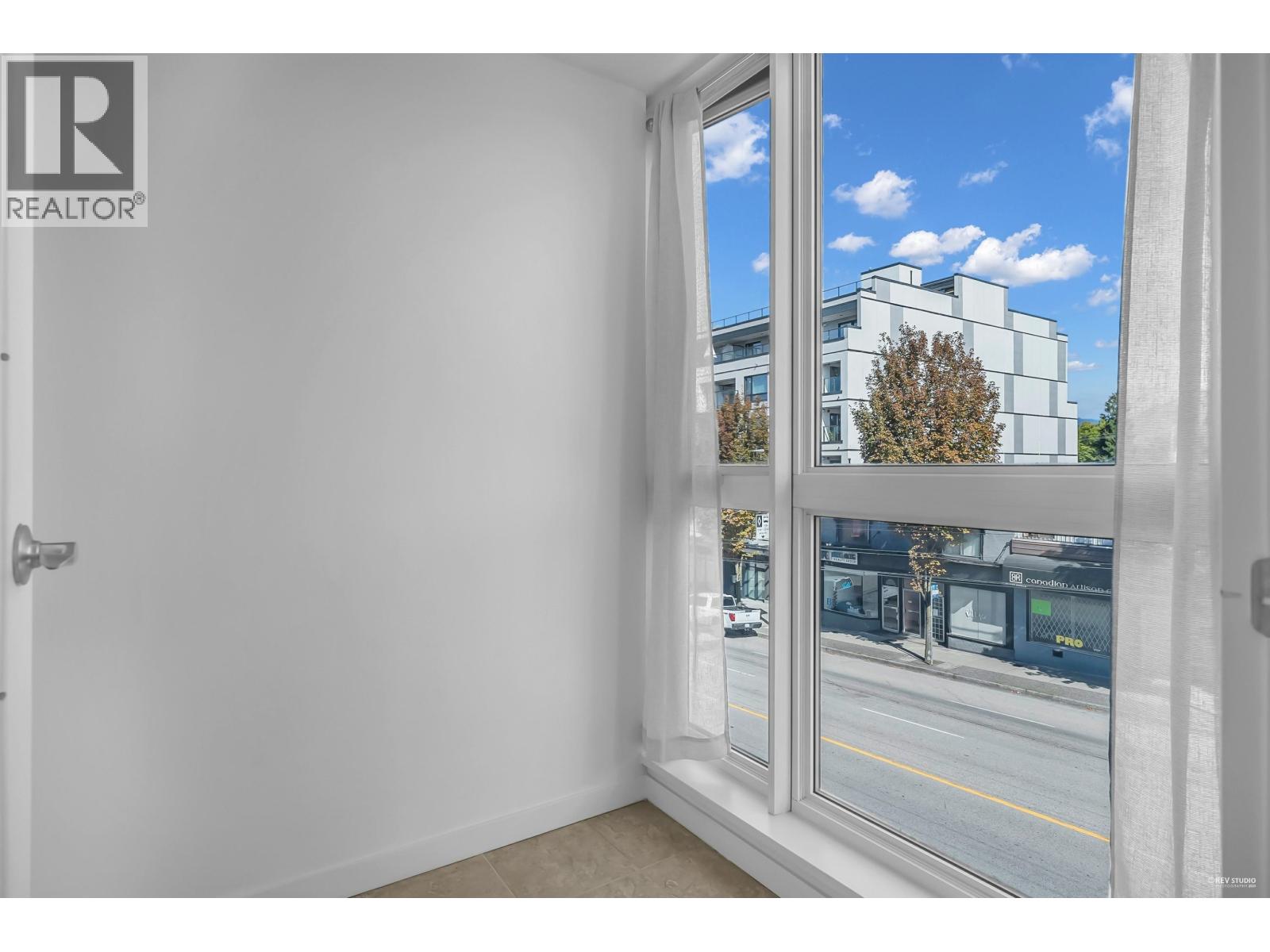 Photo 15 of 309 2636 E Hastings Street, Vancouver BC