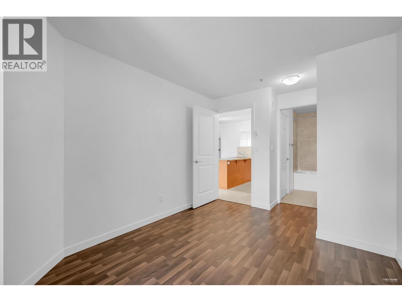 Photo 5 of 309 2636 E Hastings Street, Vancouver BC