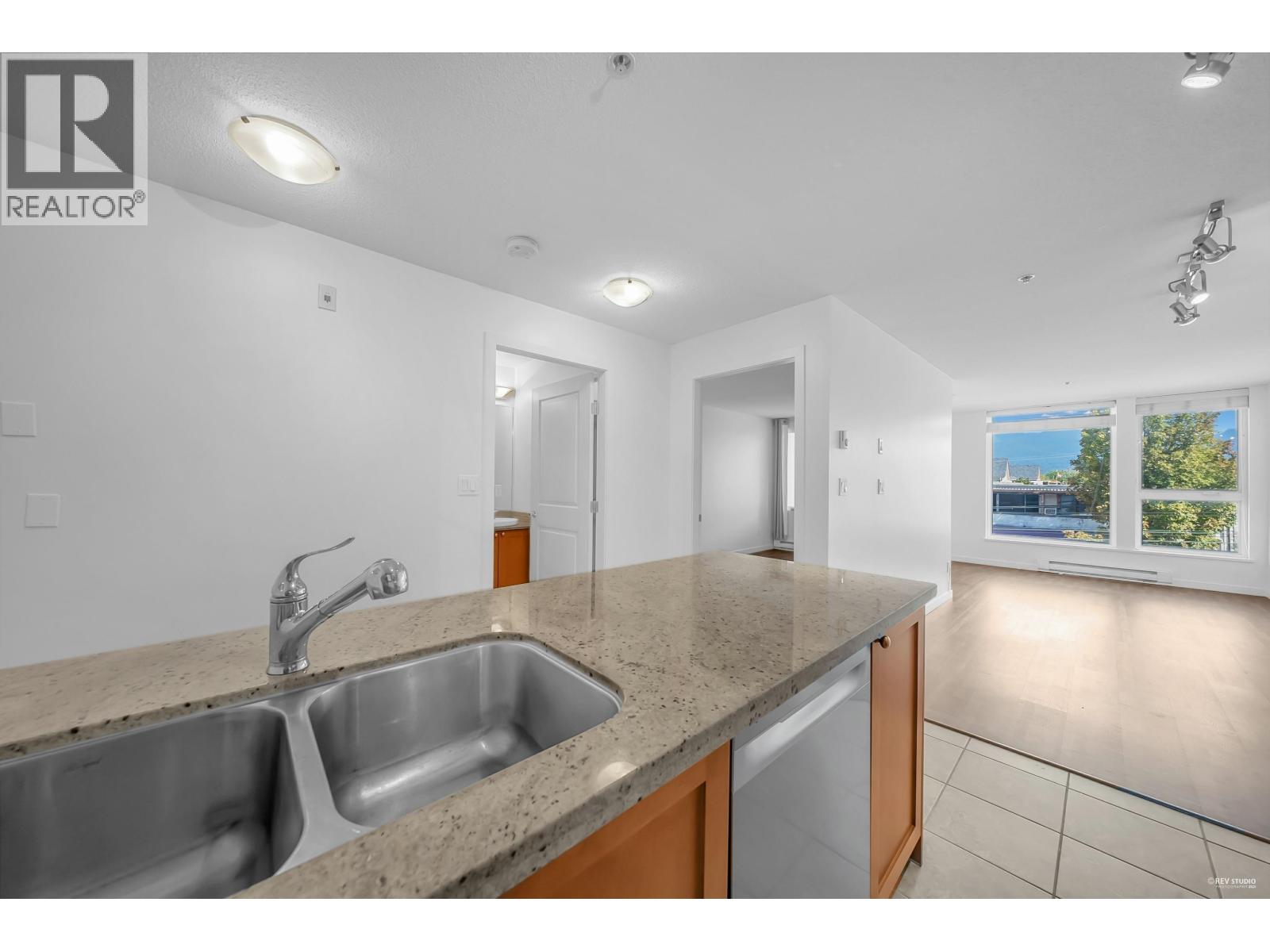 Photo 19 of 309 2636 E Hastings Street, Vancouver BC