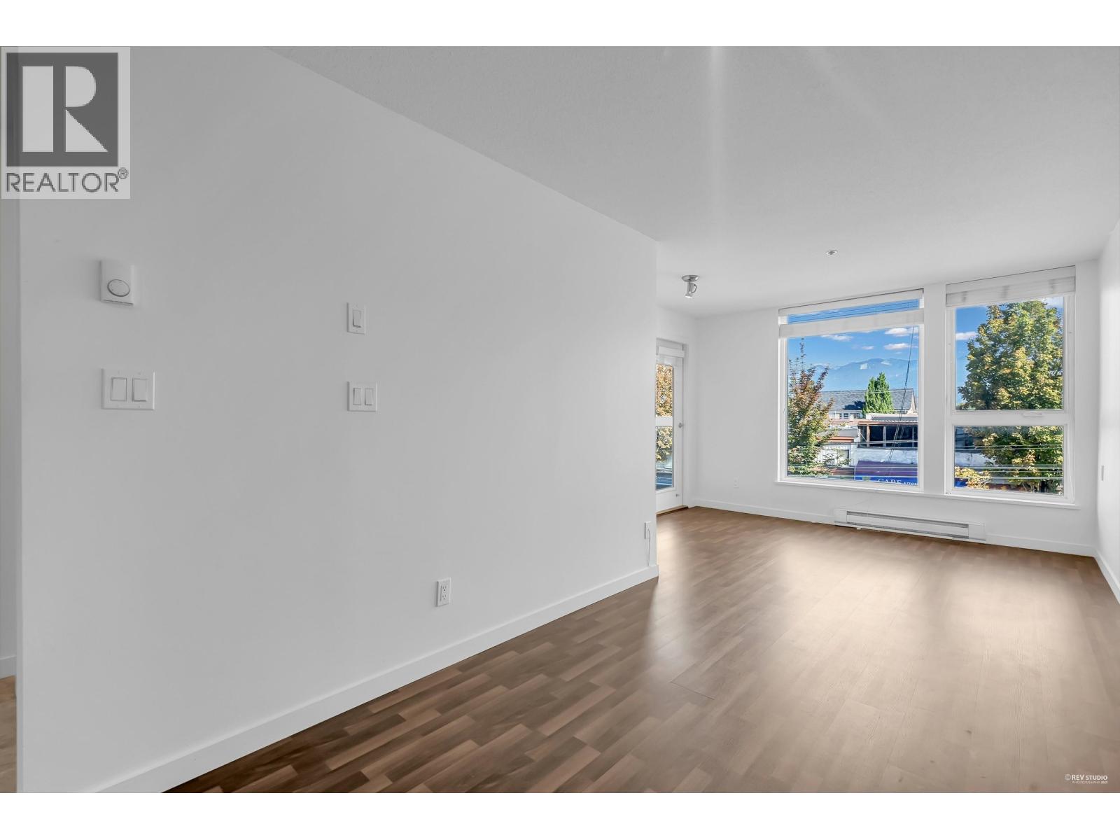 Photo 3 of 309 2636 E Hastings Street, Vancouver BC