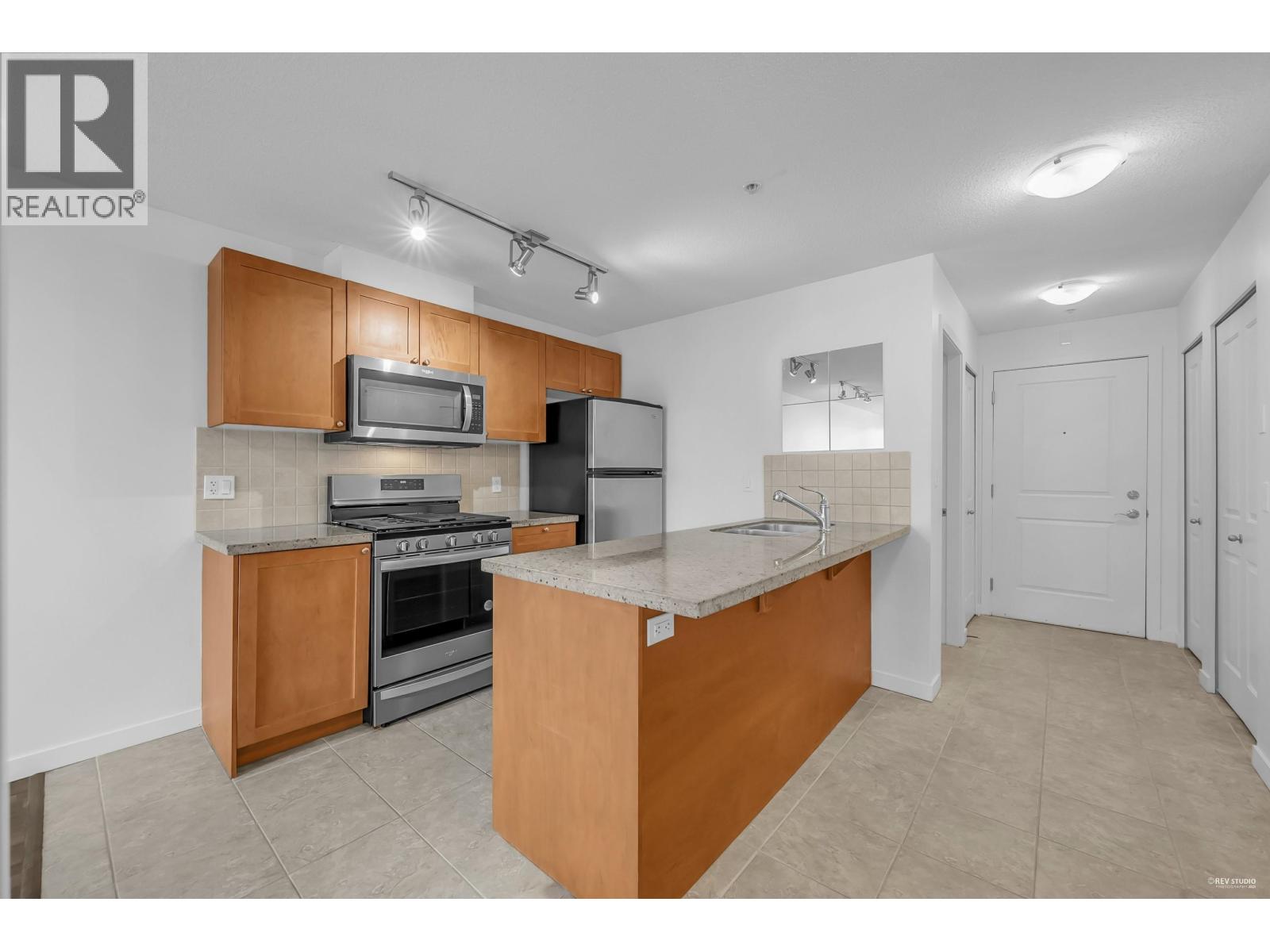 Photo 17 of 309 2636 E Hastings Street, Vancouver BC
