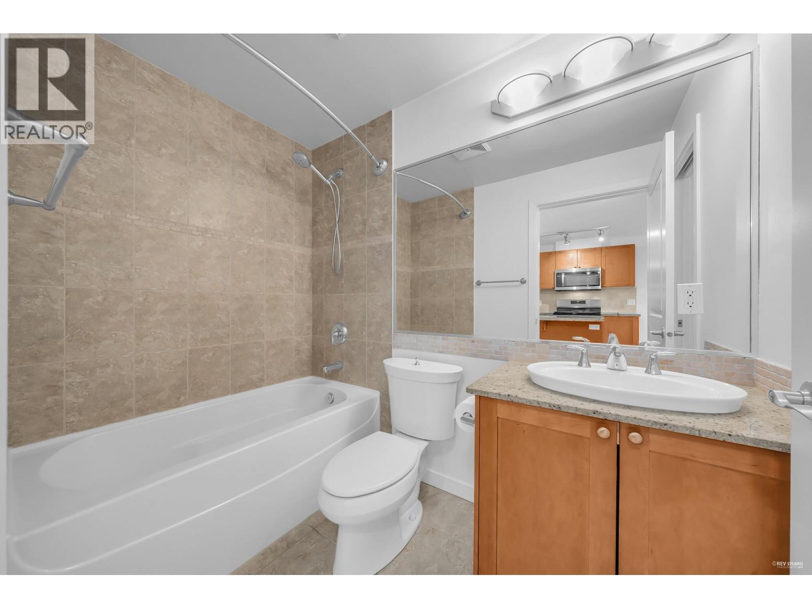 Photo 14 of 309 2636 E Hastings Street, Vancouver BC