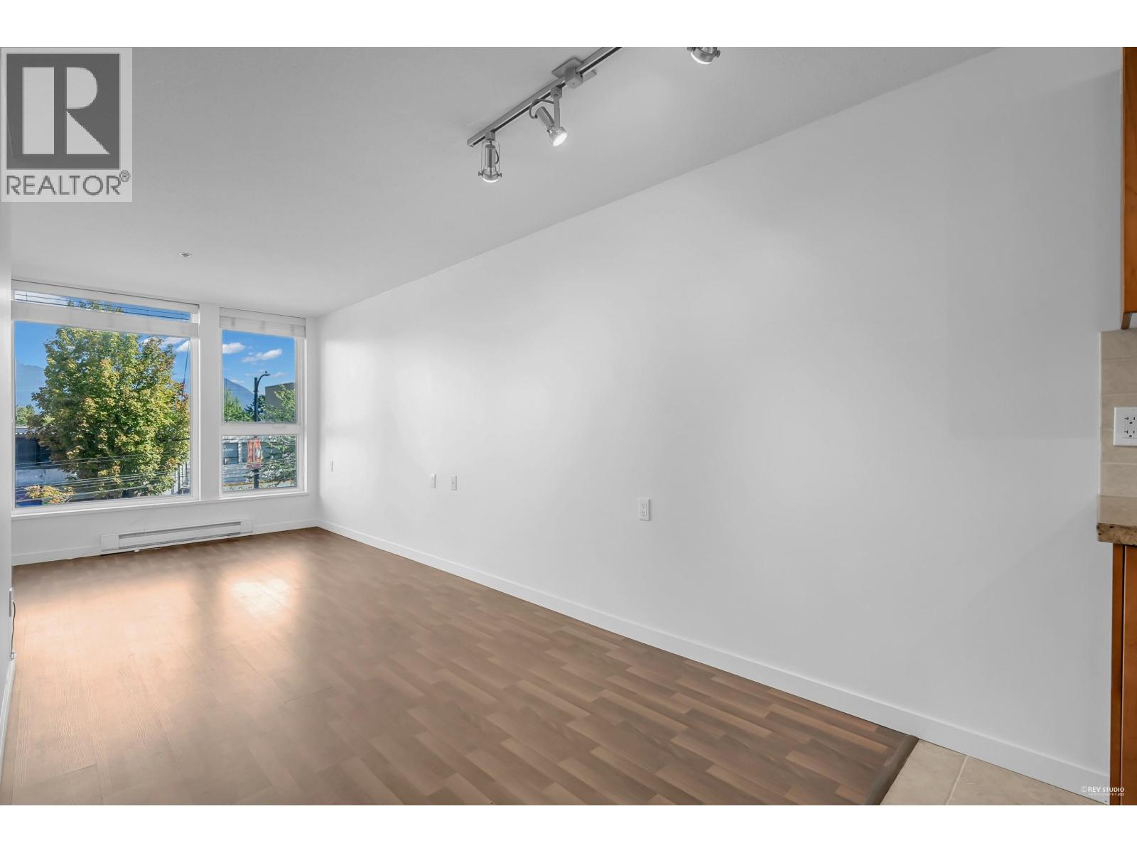 Photo 9 of 309 2636 E Hastings Street, Vancouver BC