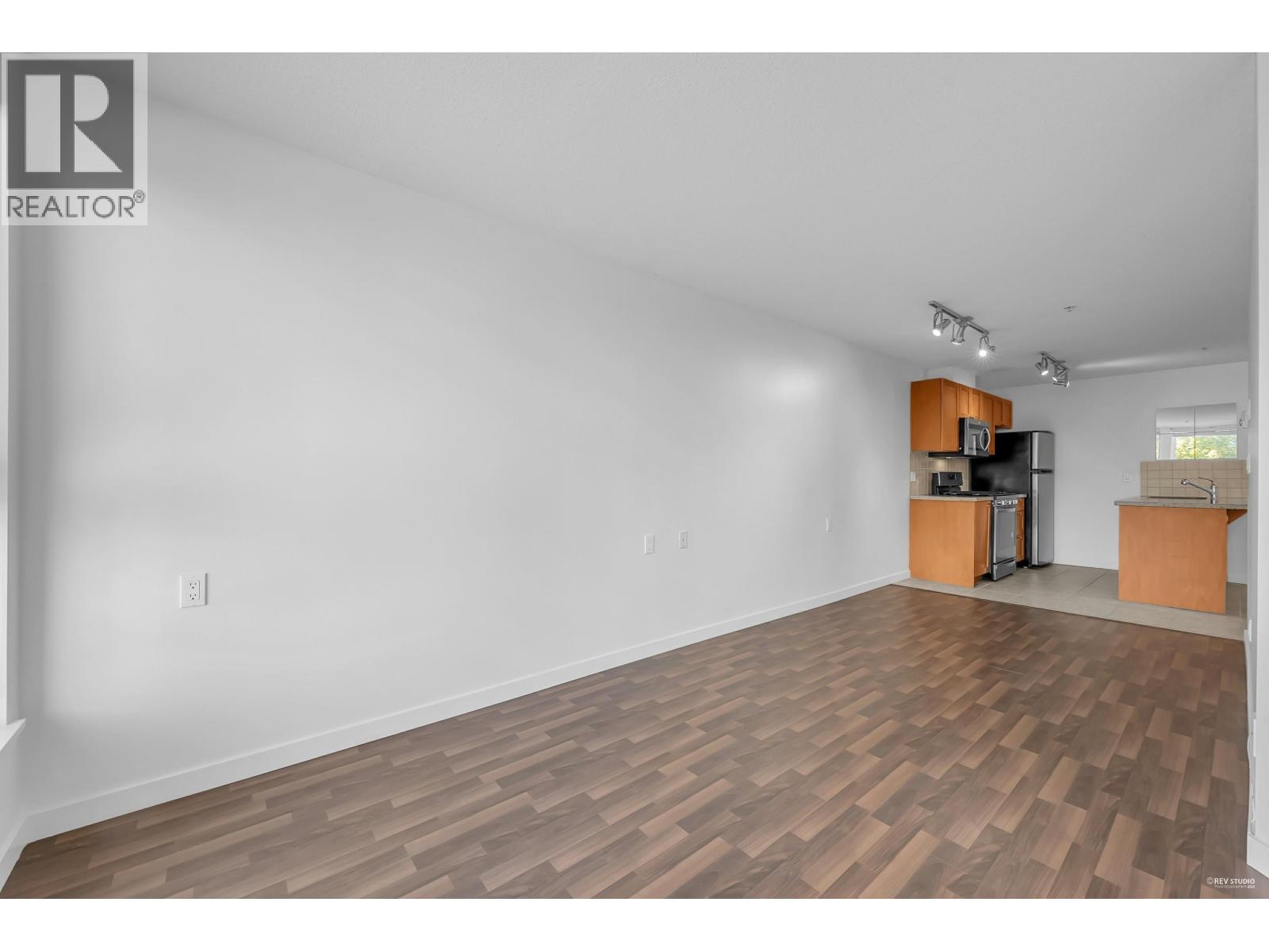 Photo 10 of 309 2636 E Hastings Street, Vancouver BC