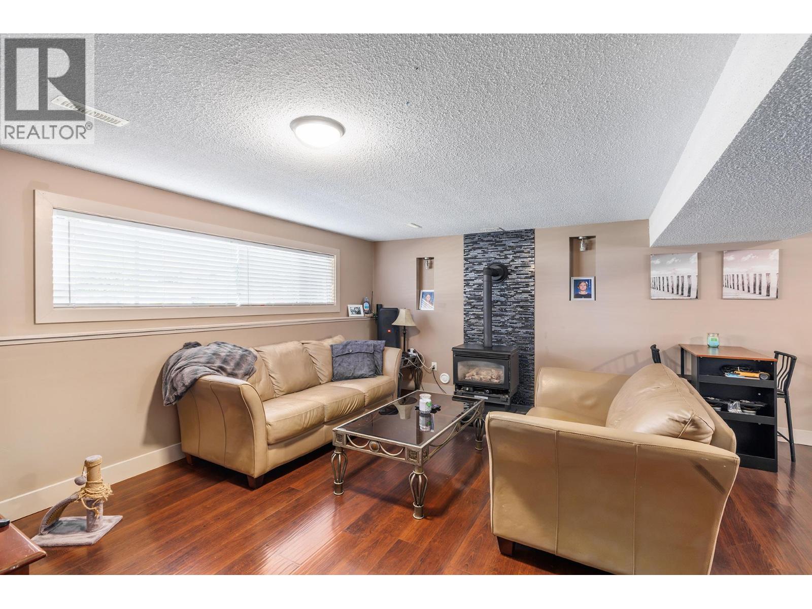 Photo 5 of 335 Dudgeon Road, Kelowna BC