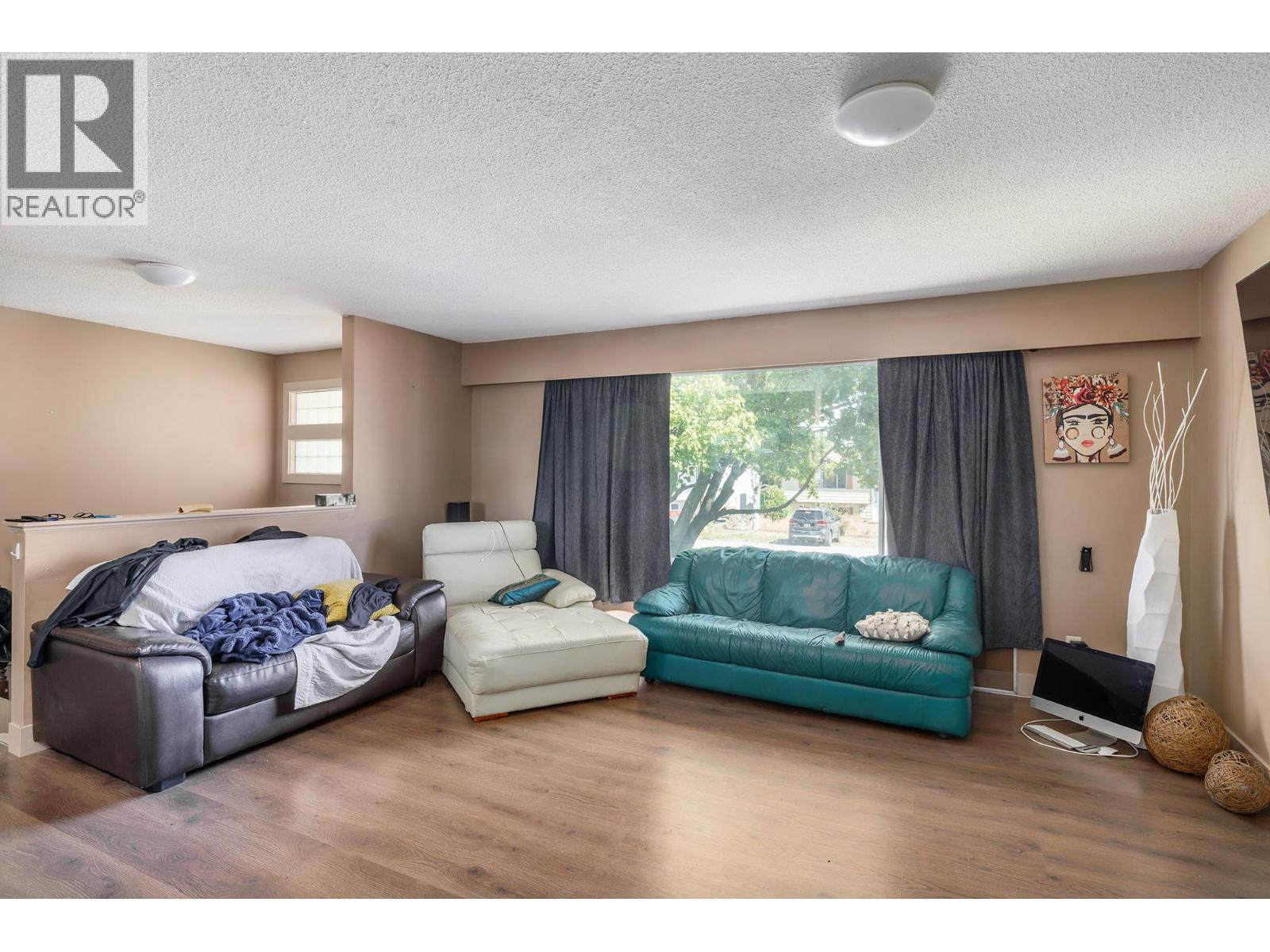 Photo 11 of 335 Dudgeon Road, Kelowna BC