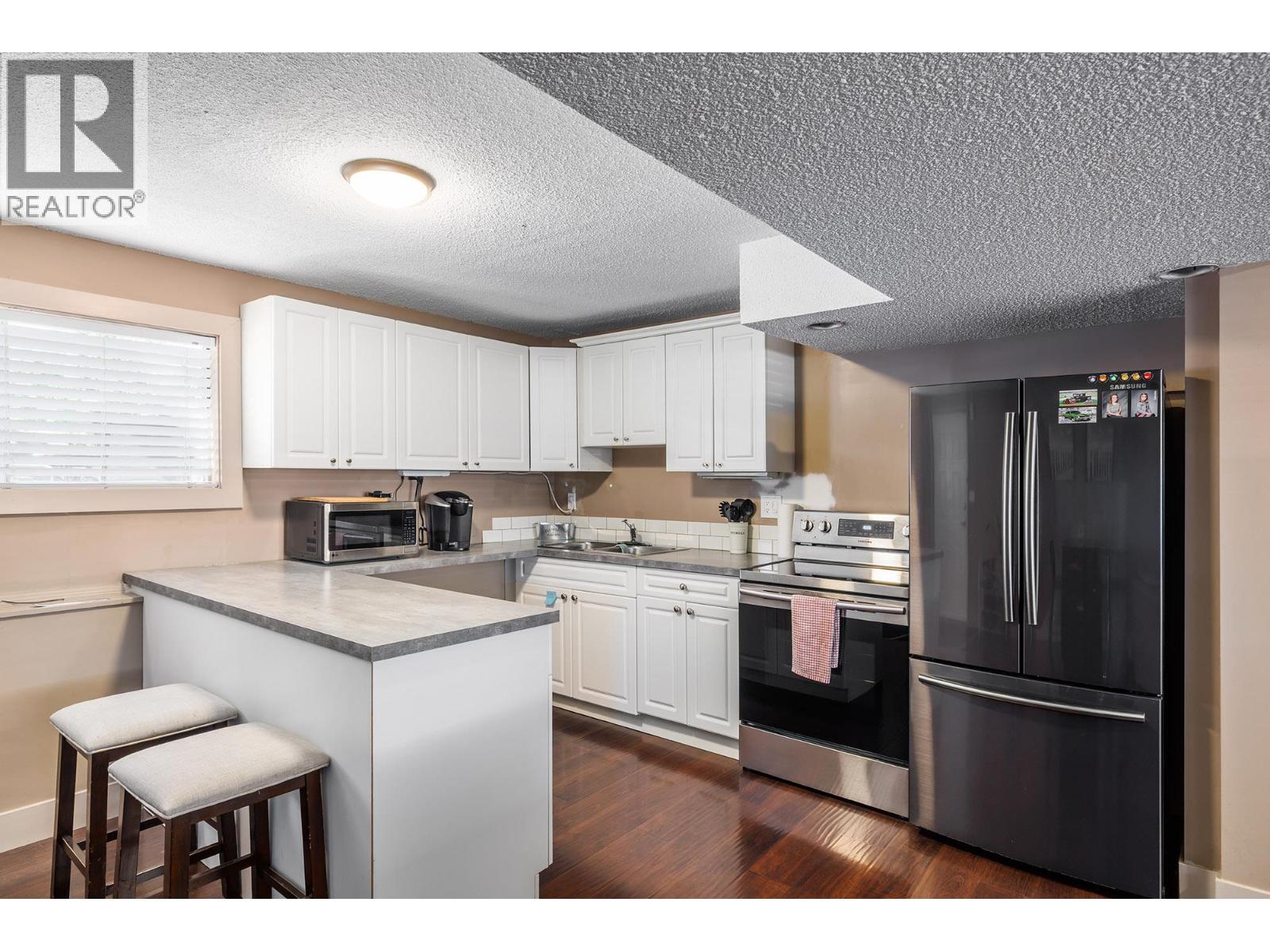 Photo 10 of 335 Dudgeon Road, Kelowna BC