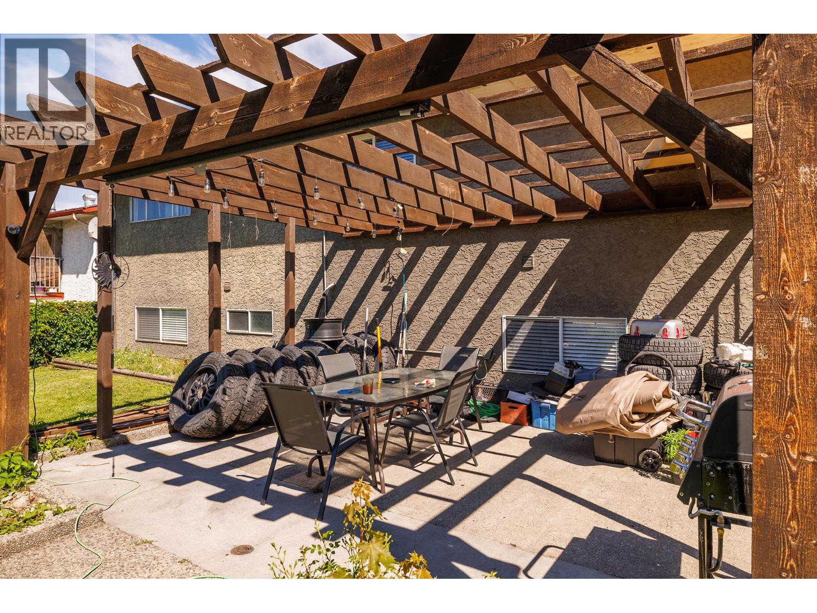 Photo 4 of 335 Dudgeon Road, Kelowna BC