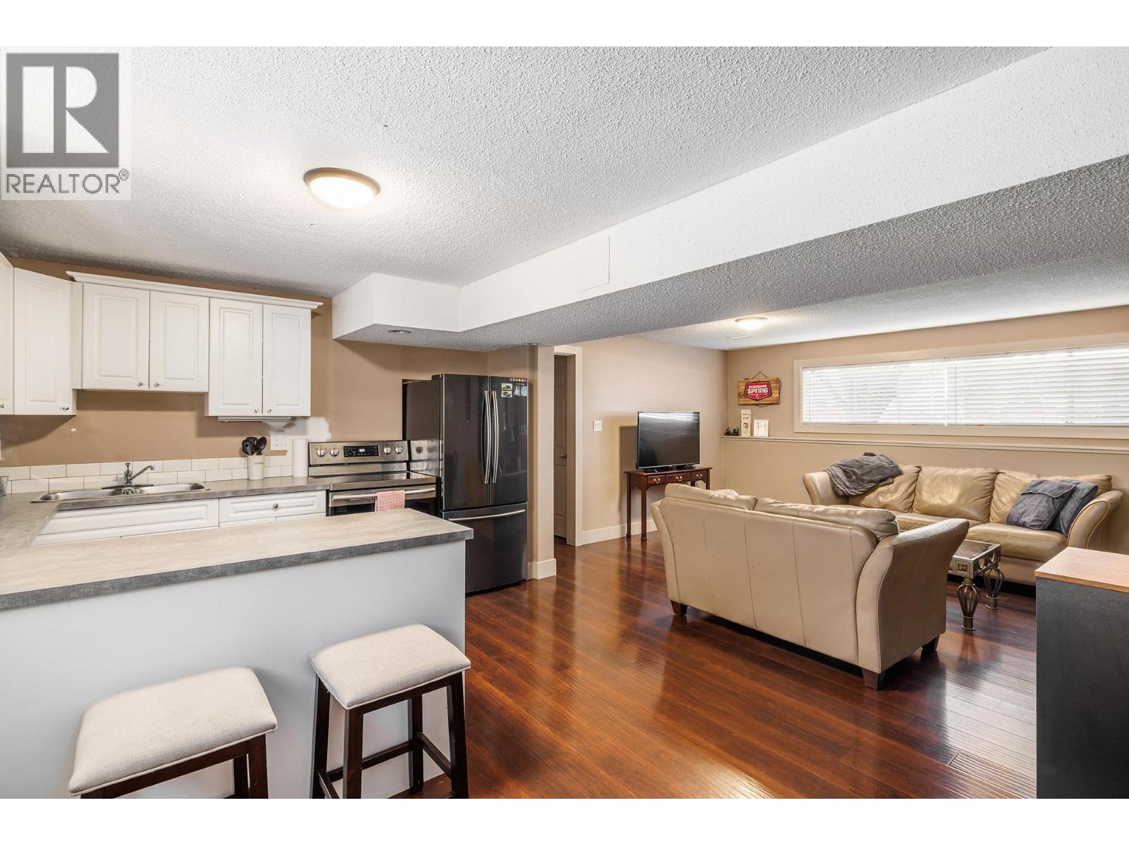 Photo 6 of 335 Dudgeon Road, Kelowna BC