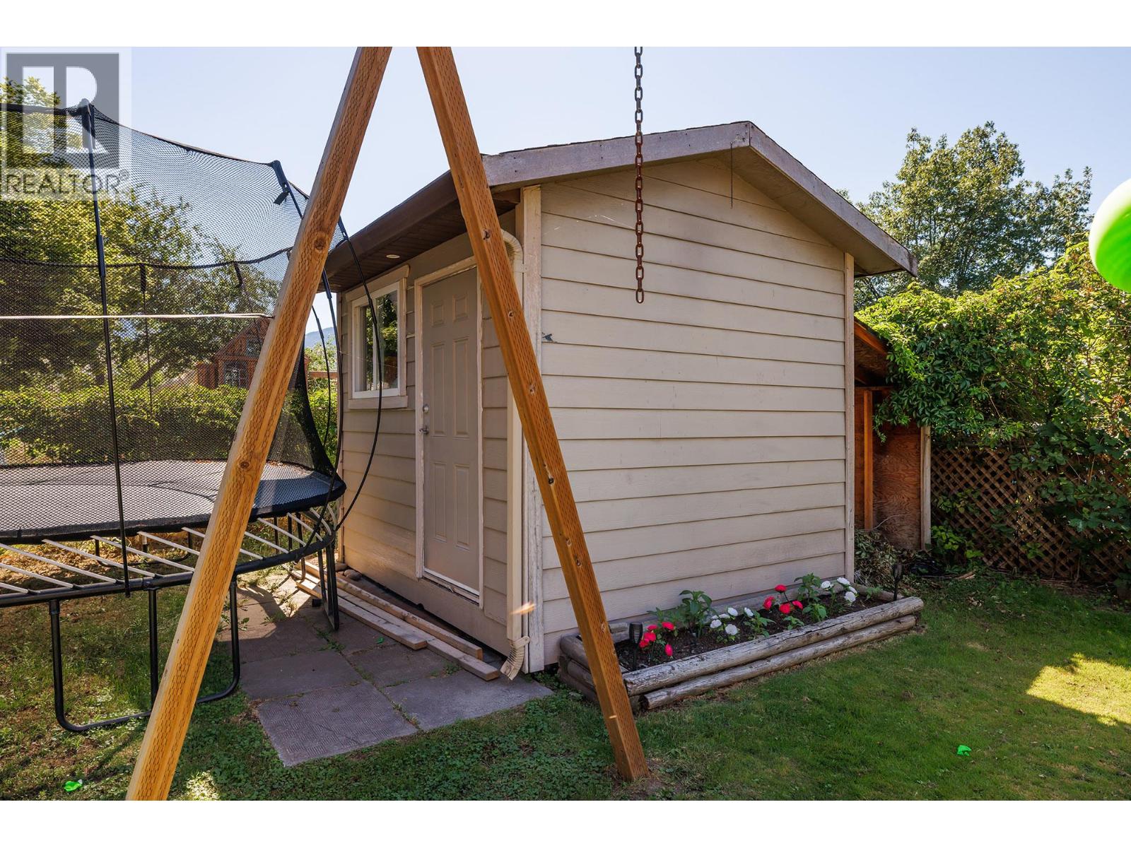 Photo 12 of 335 Dudgeon Road, Kelowna BC