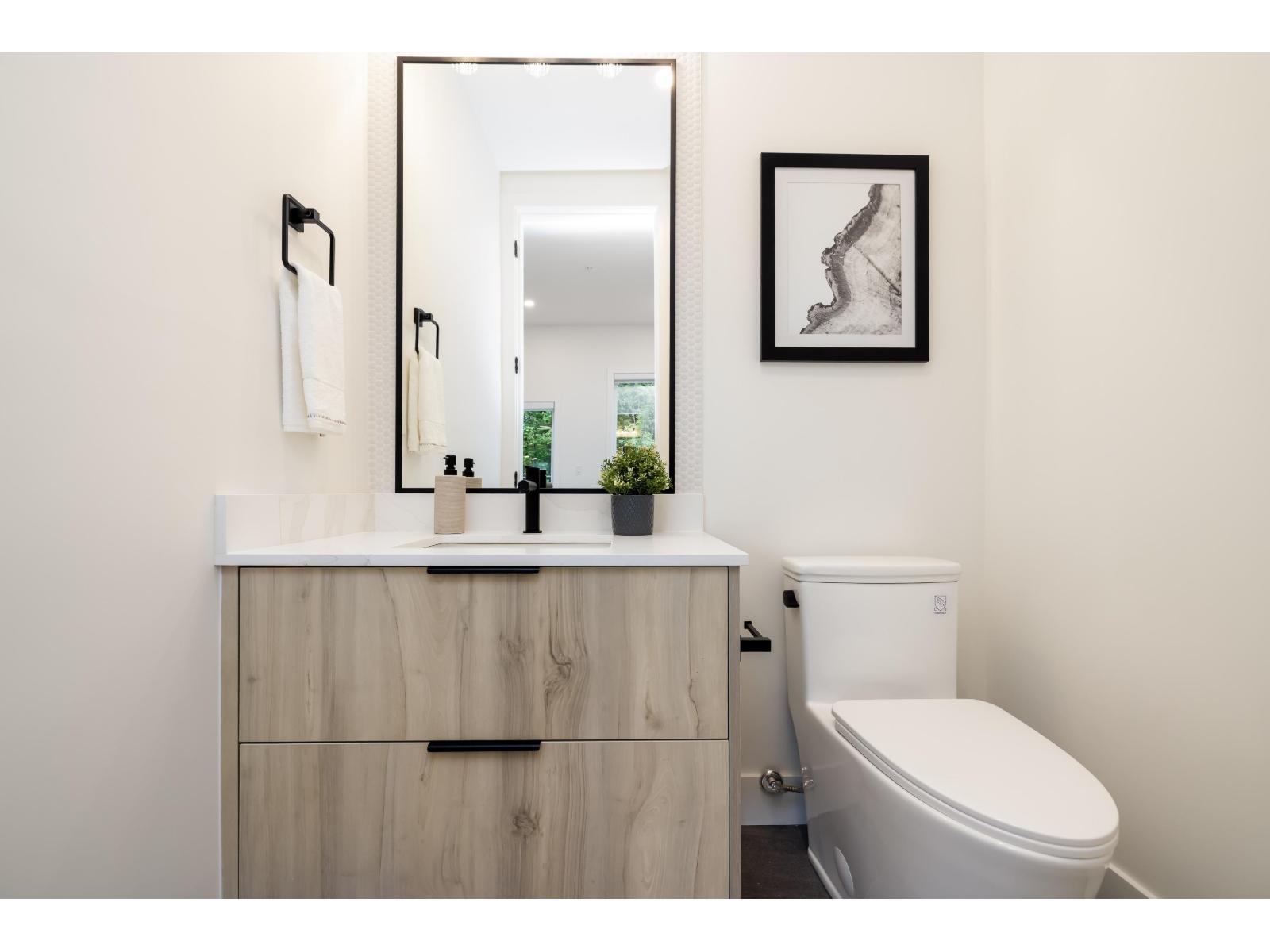 Photo 10 of 4538 208 Street, Langley BC
