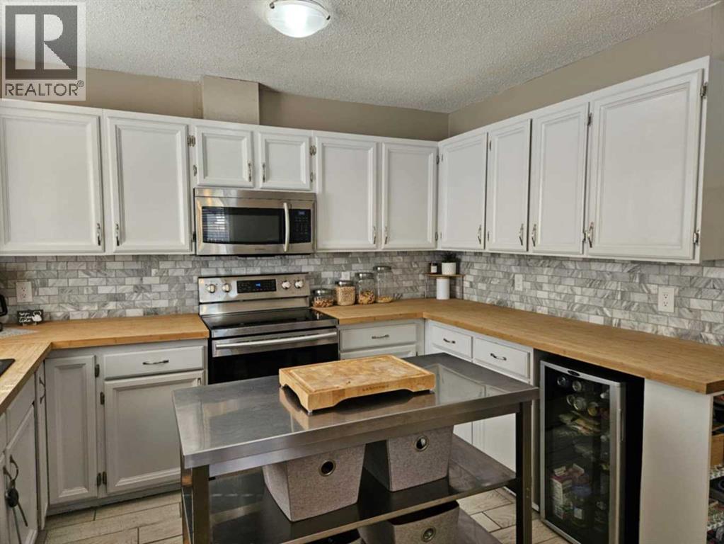 Photo 9 of 131 Wolverine Drive, Fort Mcmurray AB