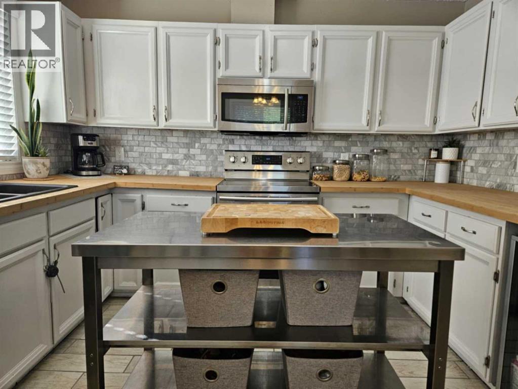 Photo 11 of 131 Wolverine Drive, Fort Mcmurray AB