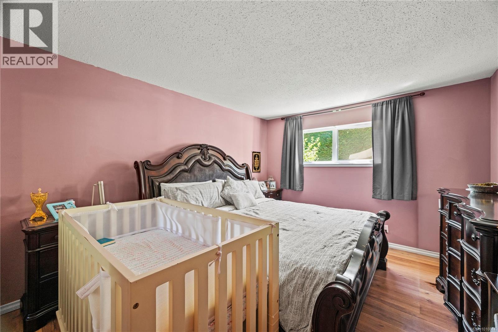 Photo 14 of 104 3258 Alder St, Saanich BC